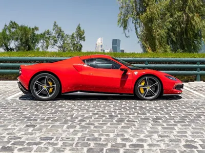 2024 فيراري جي تي اس 296