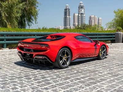 2024 فيراري جي تي اس 296