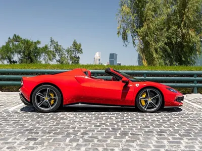 2024 فيراري جي تي اس 296