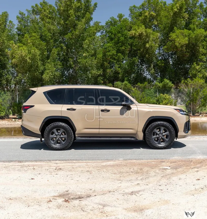 2025 لكزس إل إكس 600 اوف رود