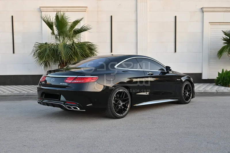 2015 مرسيدس - بنز إس 63 كوبيه