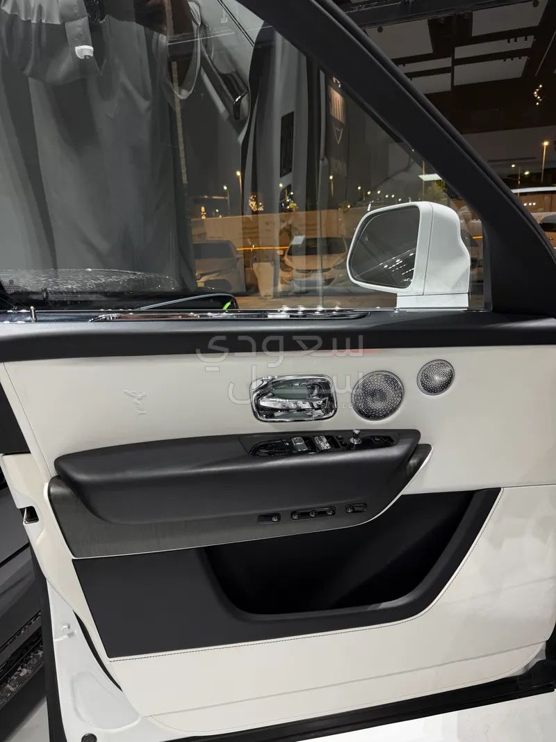 2019 رولز رويس كولينان سلفر بادج