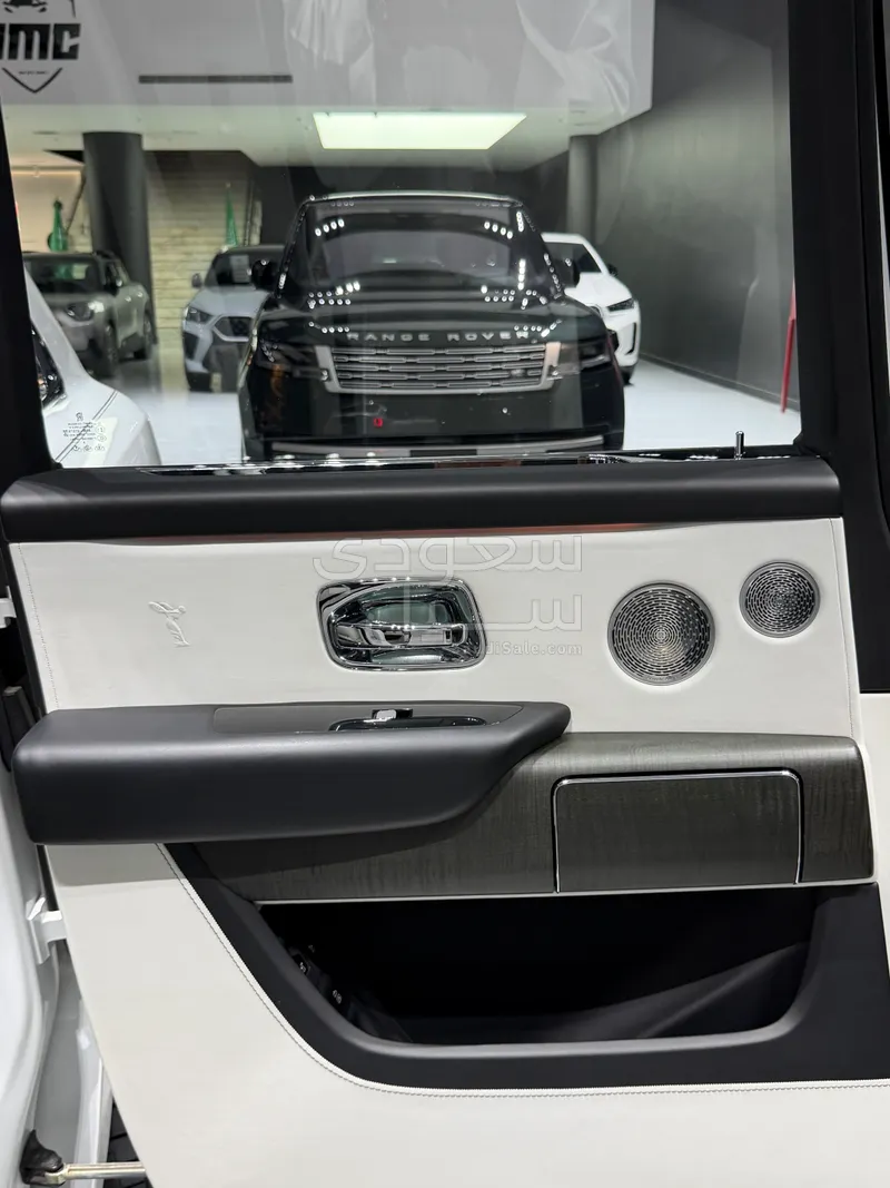 2019 رولز رويس كولينان سلفر بادج