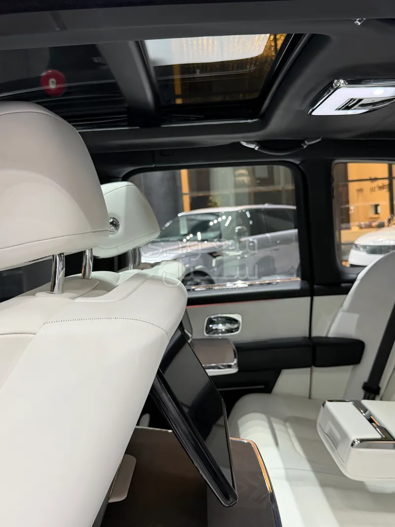 2019 رولز رويس كولينان سلفر بادج