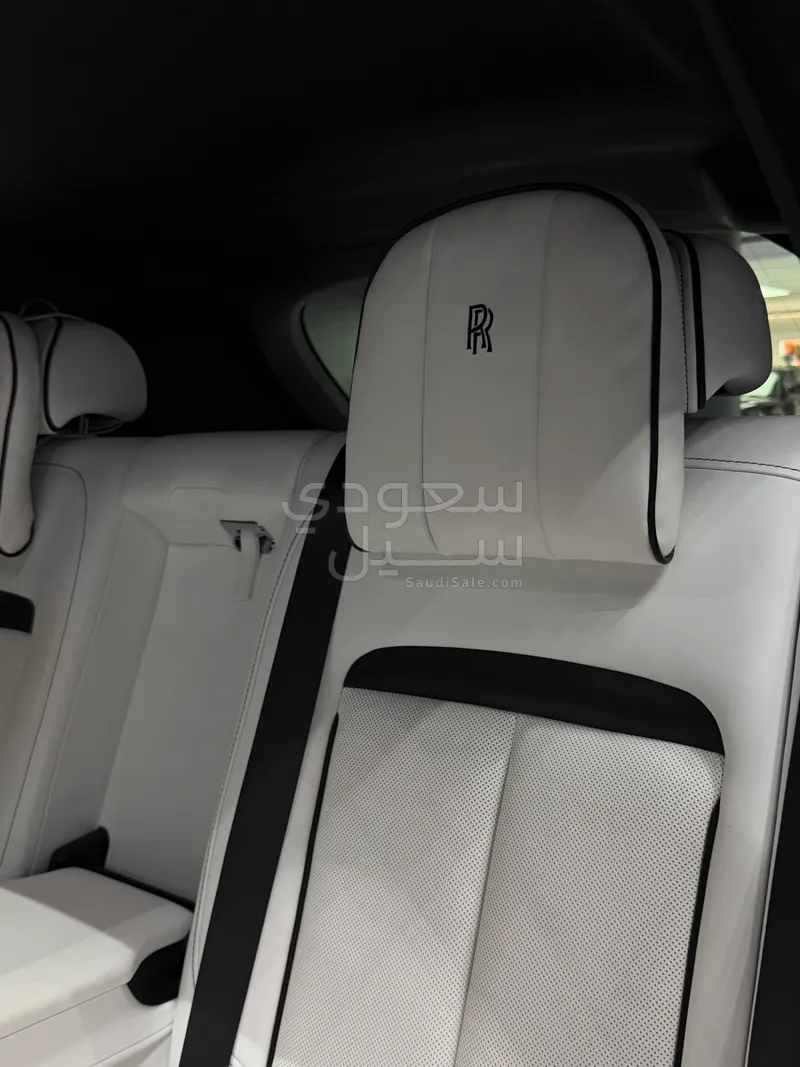 2019 رولز رويس كولينان سلفر بادج