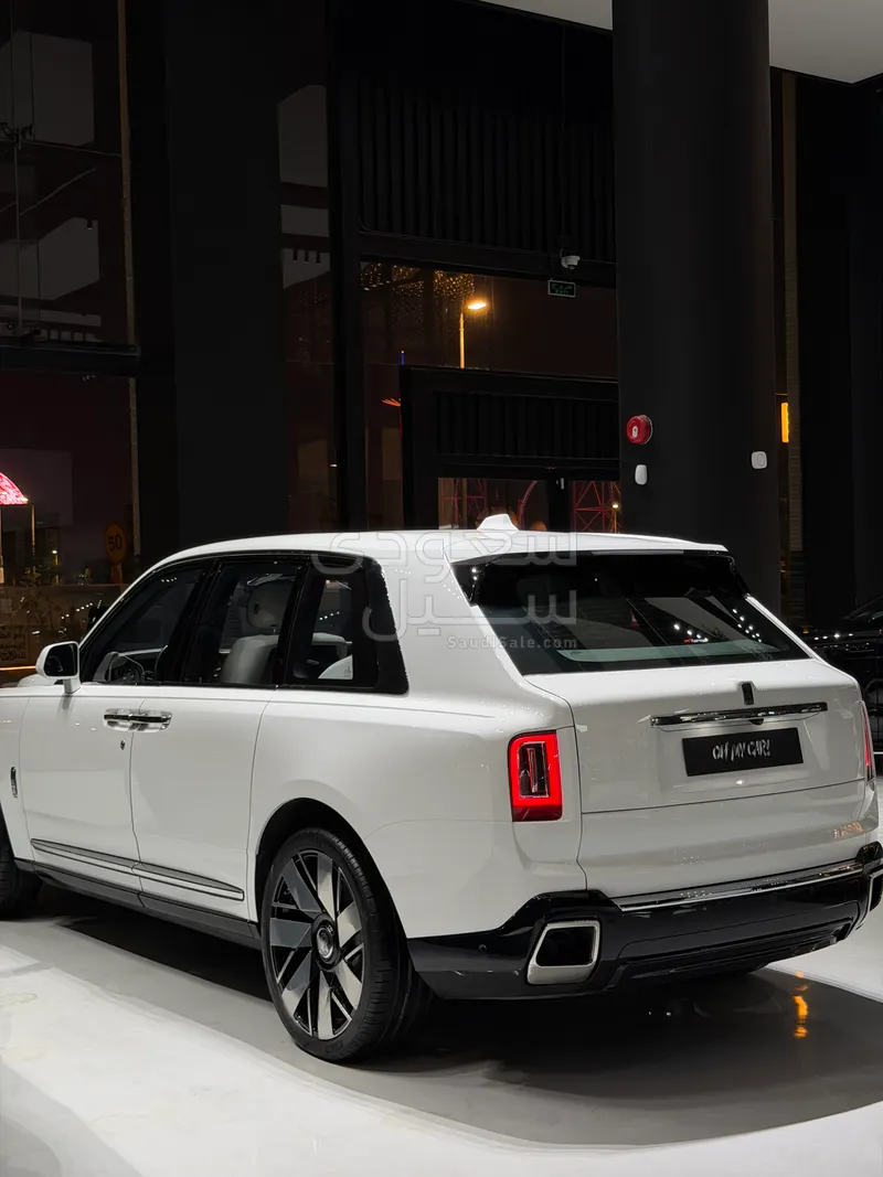 2019 رولز رويس كولينان سلفر بادج