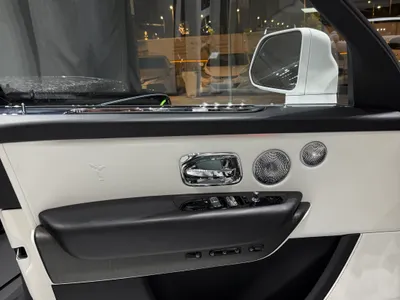 2019 رولز رويس كولينان سلفر بادج