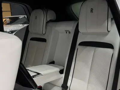 2019 رولز رويس كولينان سلفر بادج