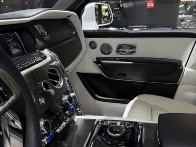 2019 رولز رويس كولينان سلفر بادج