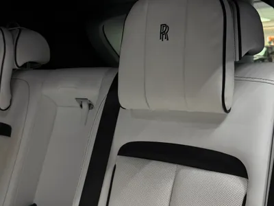 2019 رولز رويس كولينان سلفر بادج