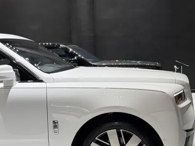 2019 رولز رويس كولينان سلفر بادج