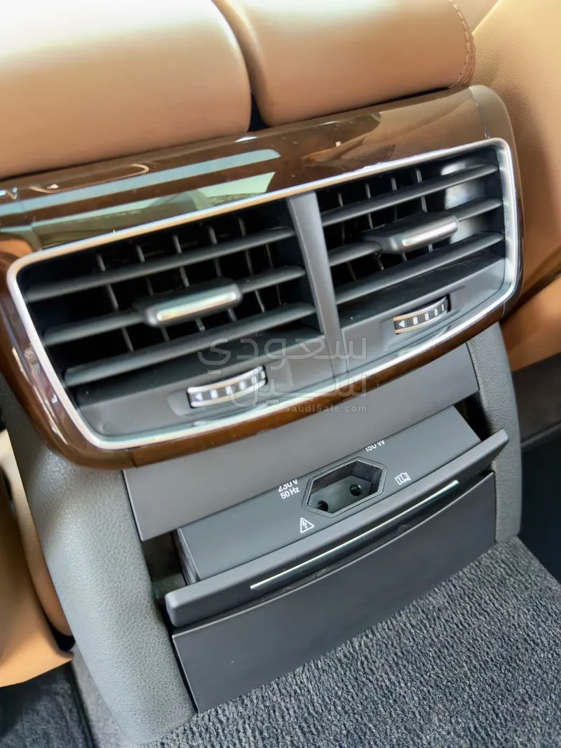 2015 اودي اي 8 ال النسخة السعودية