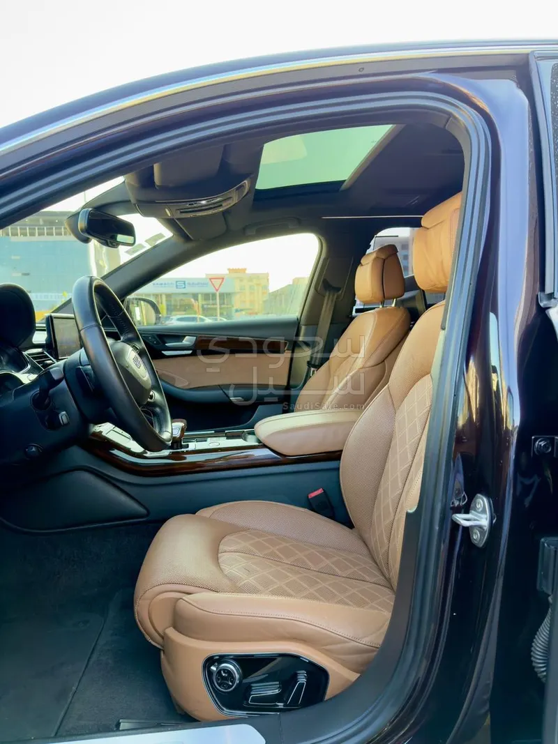 2015 اودي اي 8 ال النسخة السعودية