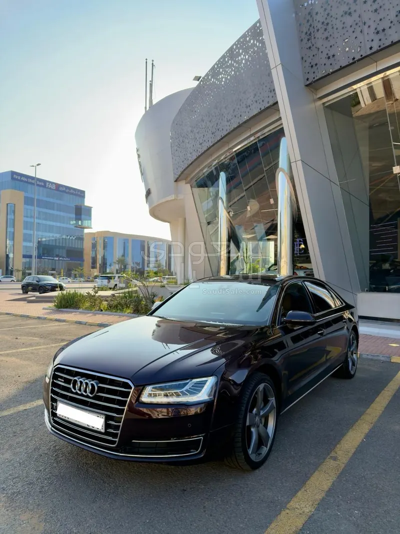 2015 اودي اي 8 ال النسخة السعودية