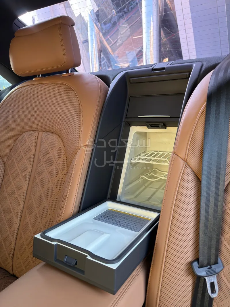 2015 اودي اي 8 ال النسخة السعودية