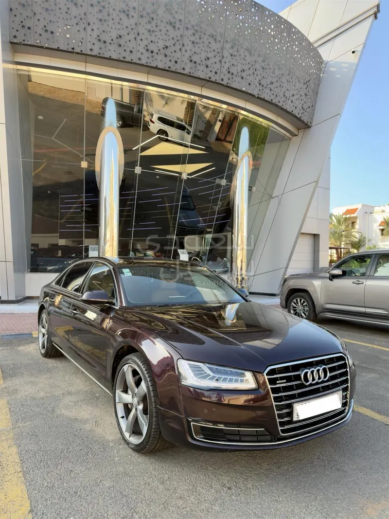 2015 اودي اي 8 ال النسخة السعودية