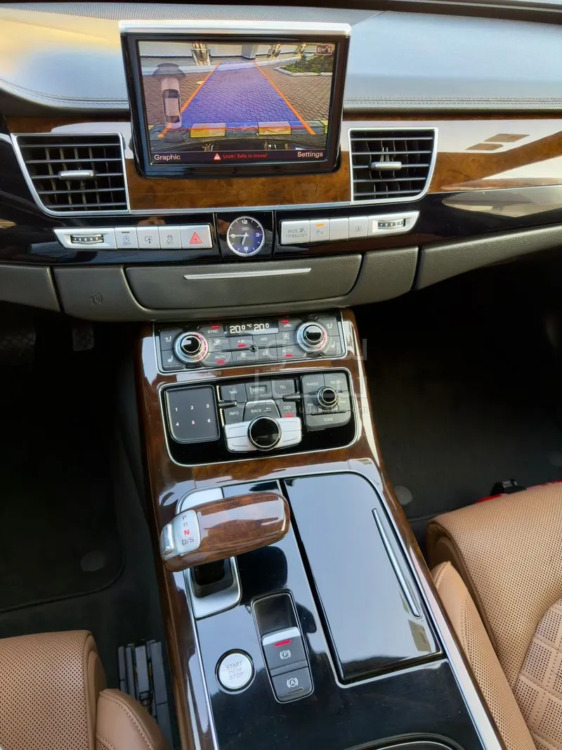 2015 اودي اي 8 ال النسخة السعودية