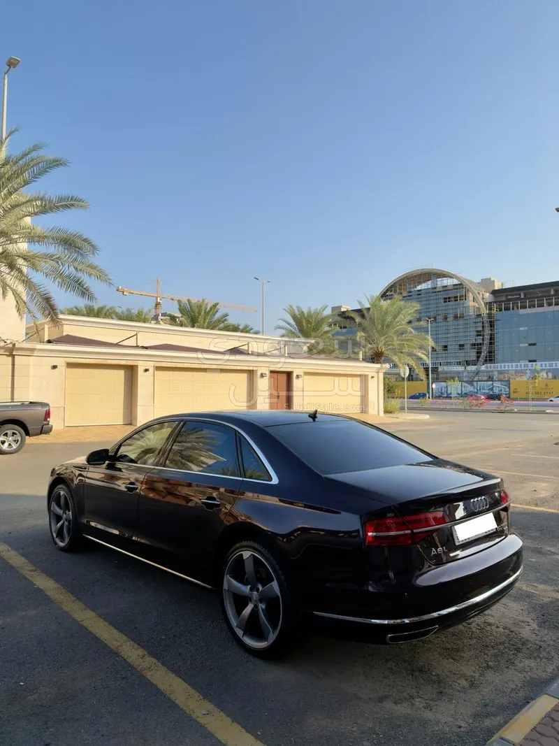 2015 اودي اي 8 ال النسخة السعودية