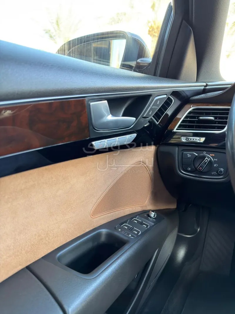 2015 اودي اي 8 ال النسخة السعودية