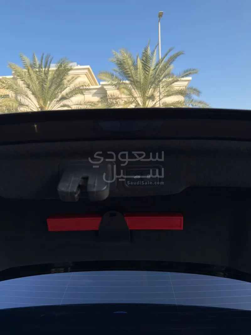 2015 اودي اي 8 ال النسخة السعودية