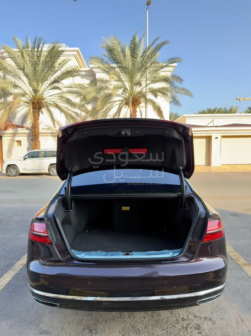 2015 اودي اي 8 ال النسخة السعودية