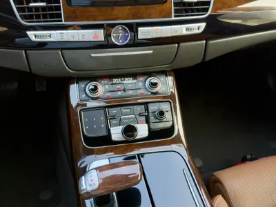 2015 اودي اي 8 ال النسخة السعودية