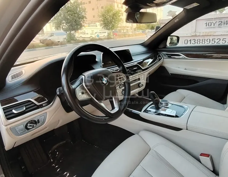2022 BMW 7 Series 730Li