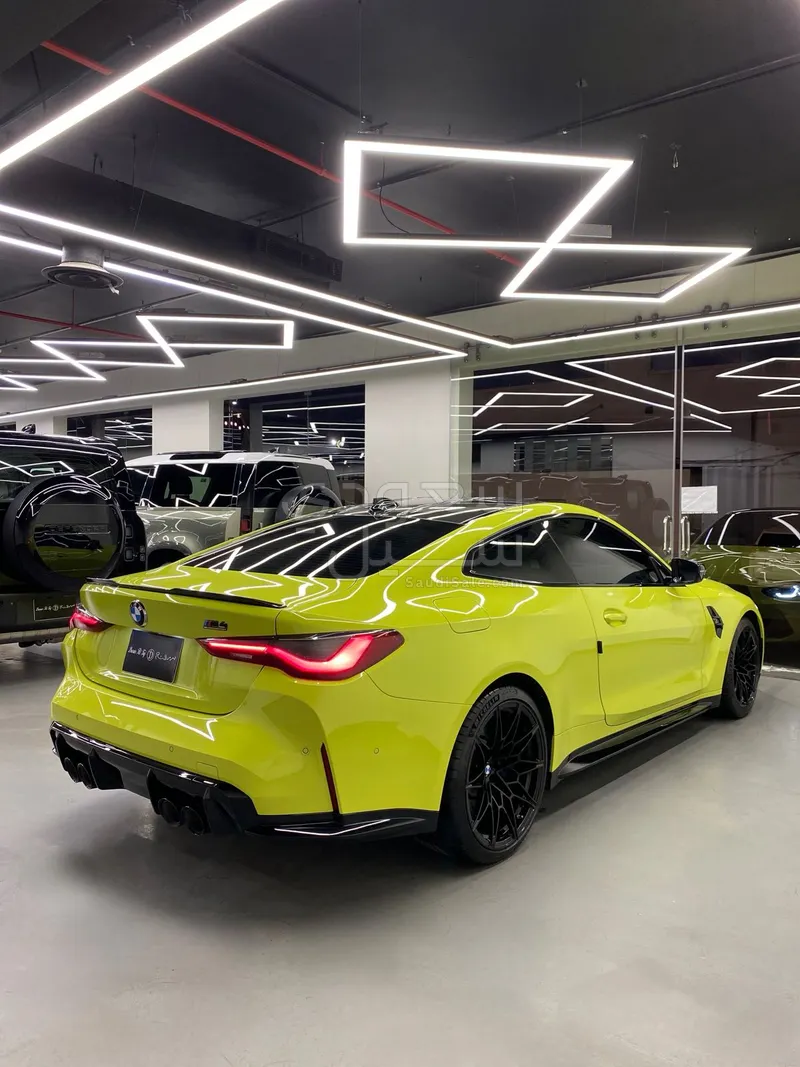 2021 بي ام دبليو الفئة ام إم 4 كومبيتيشن