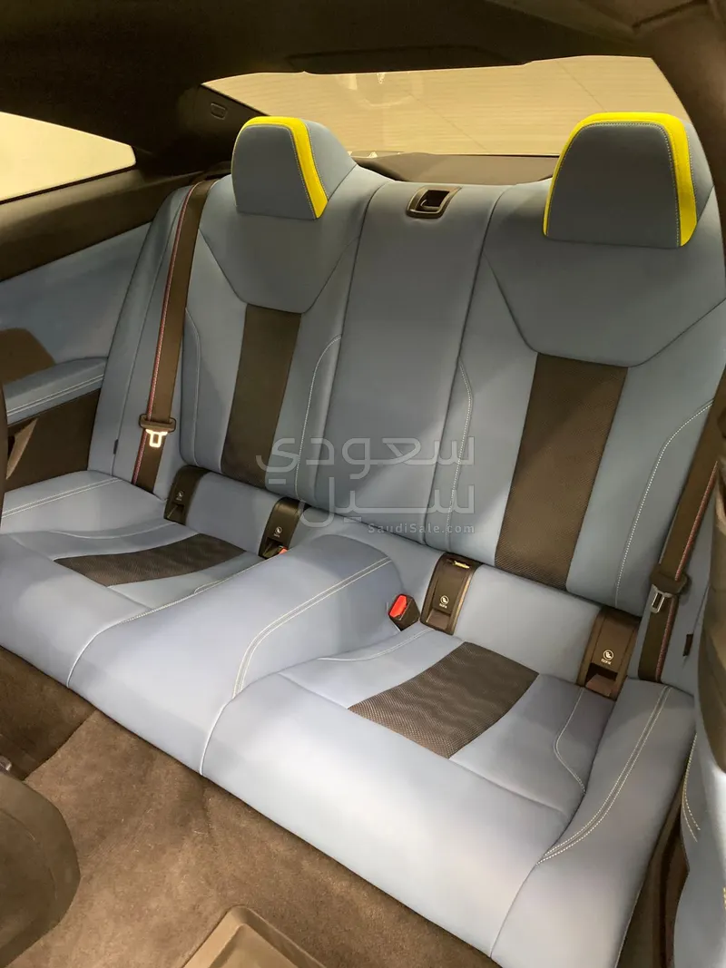 2021 بي ام دبليو الفئة ام إم 4 كومبيتيشن