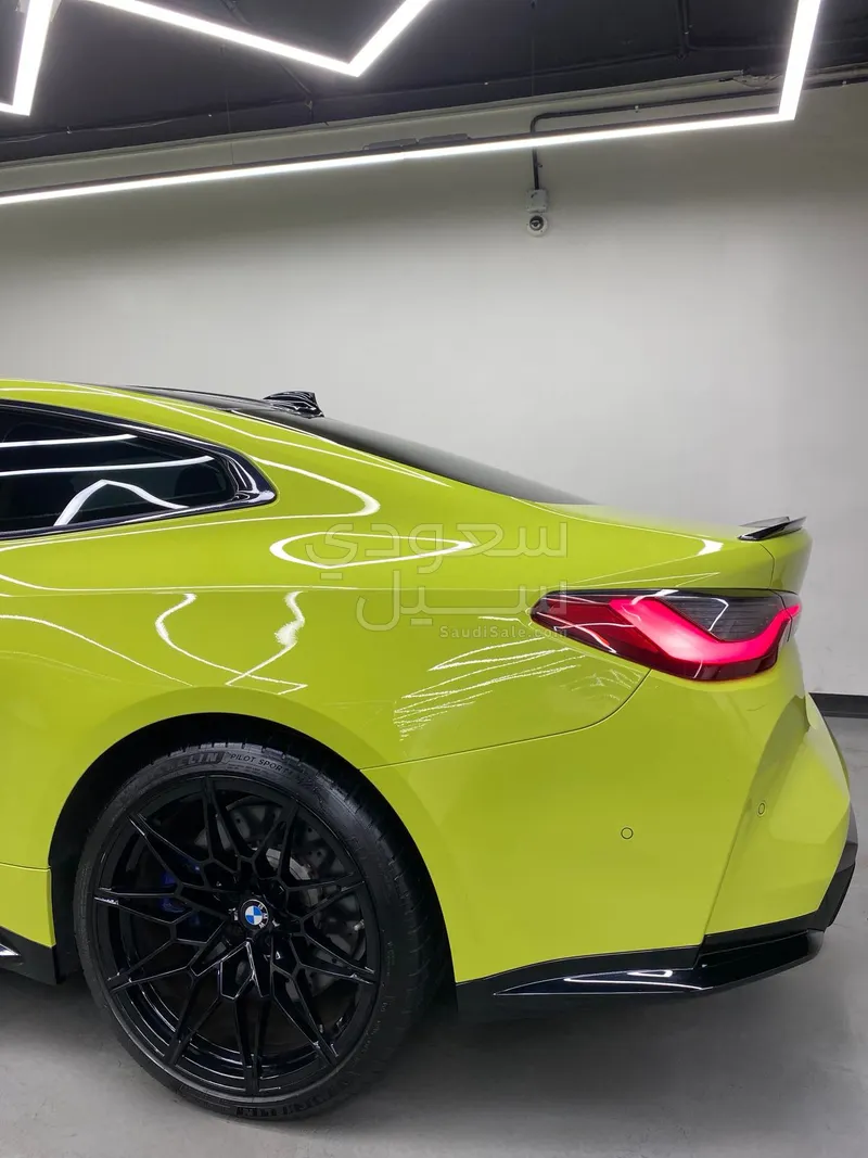 2021 بي ام دبليو الفئة ام إم 4 كومبيتيشن