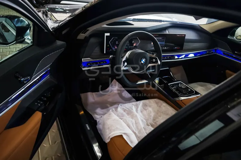 2026 بي ام دبليو الفئة السابعة 735أي