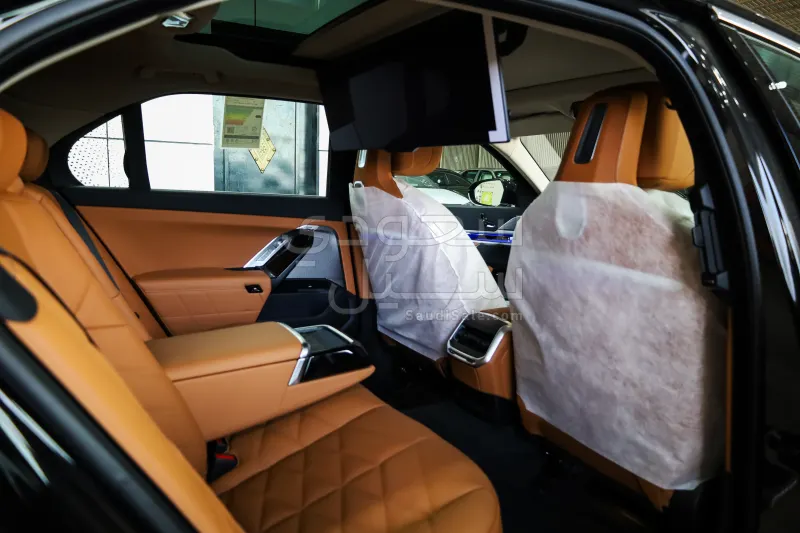 2026 بي ام دبليو الفئة السابعة 735أي