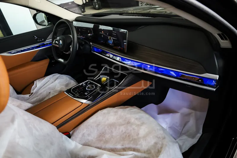 2026 بي ام دبليو الفئة السابعة 735أي