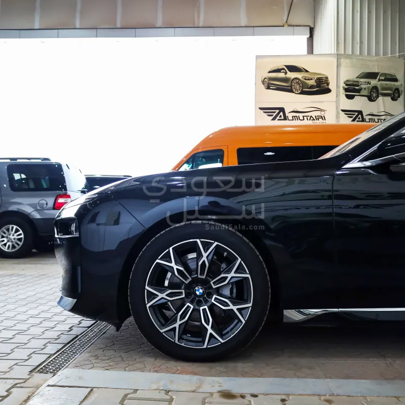 2026 بي ام دبليو الفئة السابعة 735أي