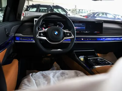 2026 بي ام دبليو الفئة السابعة 735أي