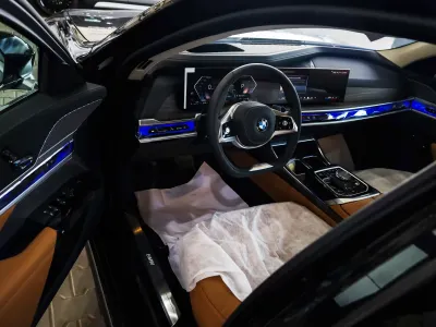 2026 بي ام دبليو الفئة السابعة 735أي