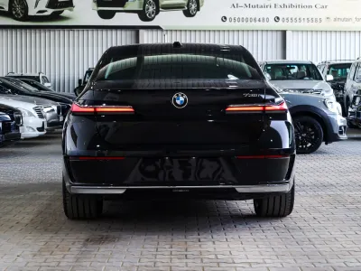 2026 بي ام دبليو الفئة السابعة 735أي