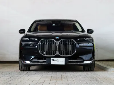 2026 بي ام دبليو الفئة السابعة 735أي