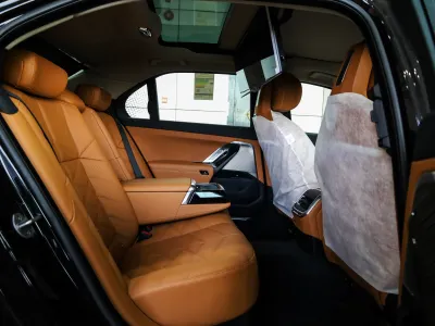 2026 بي ام دبليو الفئة السابعة 735أي