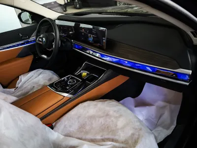 2026 بي ام دبليو الفئة السابعة 735أي