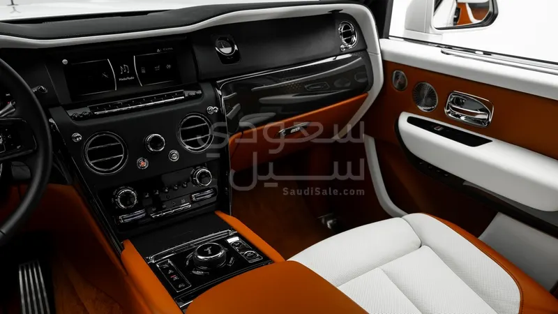 2020 رولز رويس كولينان بلاك بادج