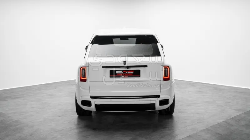 2020 رولز رويس كولينان بلاك بادج