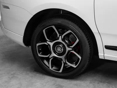 2020 رولز رويس كولينان بلاك بادج