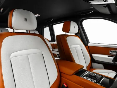 2020 رولز رويس كولينان بلاك بادج