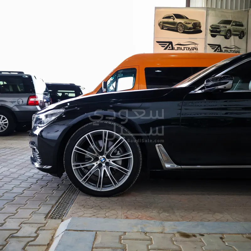 2018 بي ام دبليو الفئة السابعة 730 إل أي