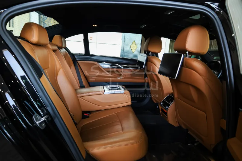 2018 بي ام دبليو الفئة السابعة 730 إل أي