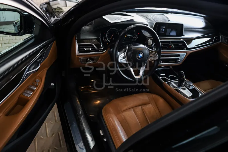 2018 بي ام دبليو الفئة السابعة 730 إل أي