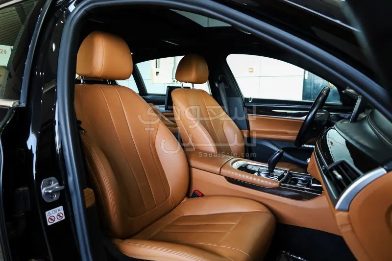 2018 بي ام دبليو الفئة السابعة 730 إل أي