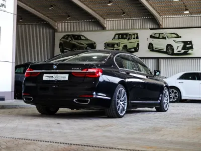 2018 بي ام دبليو الفئة السابعة 730 إل أي