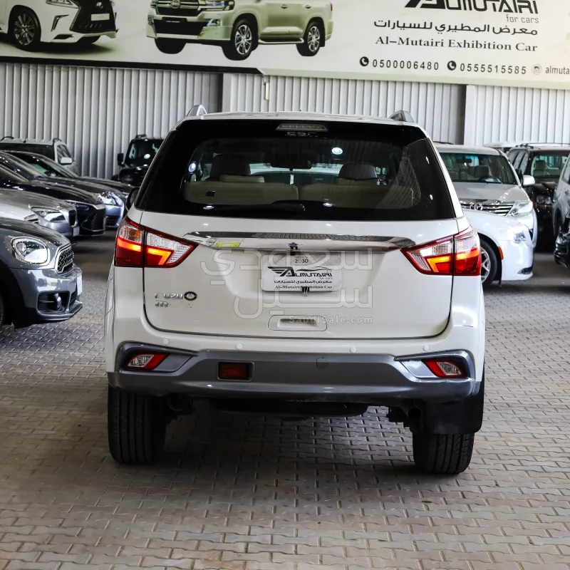 2018 ايسوزو ام يو اكس